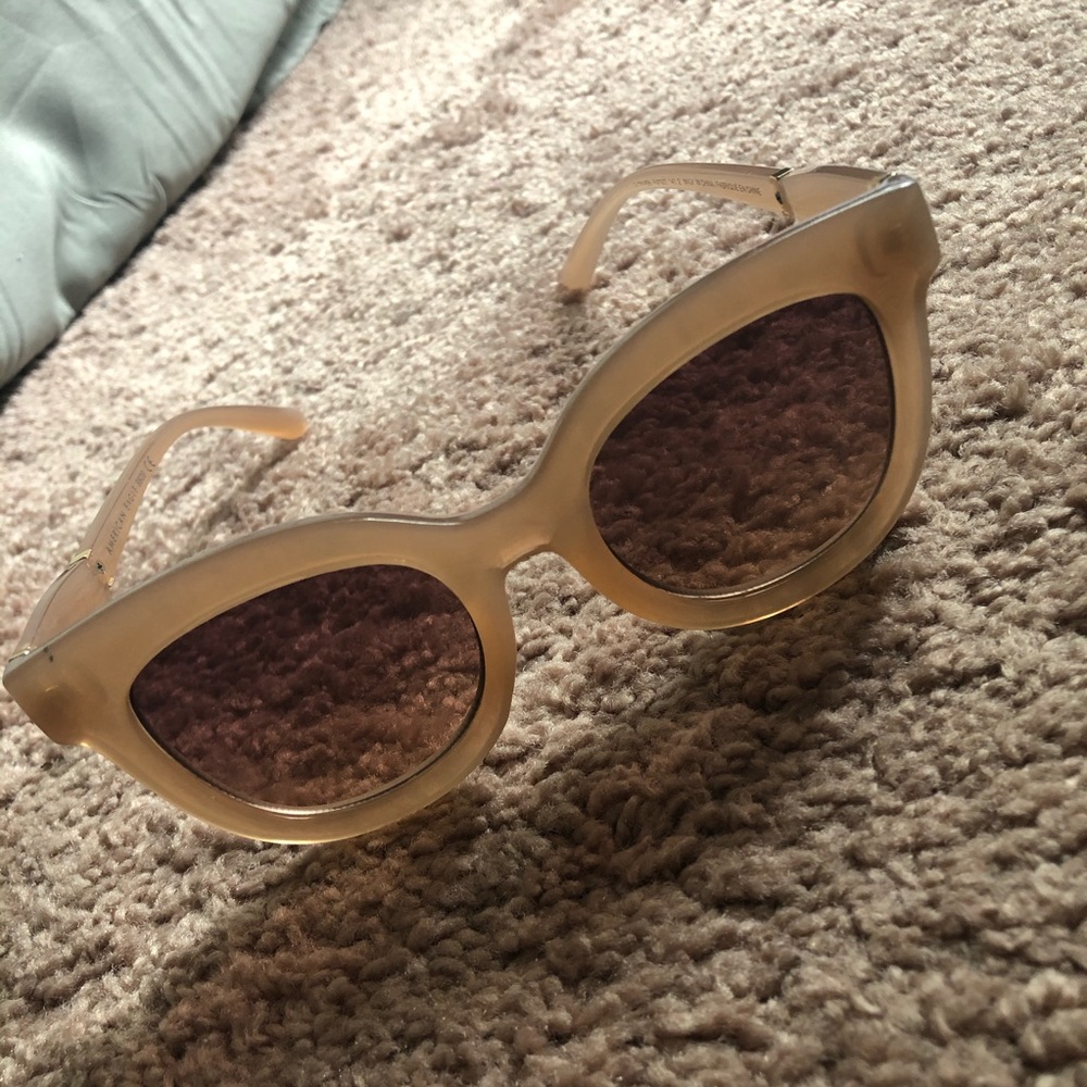 Beige/brown shades from American Eagle